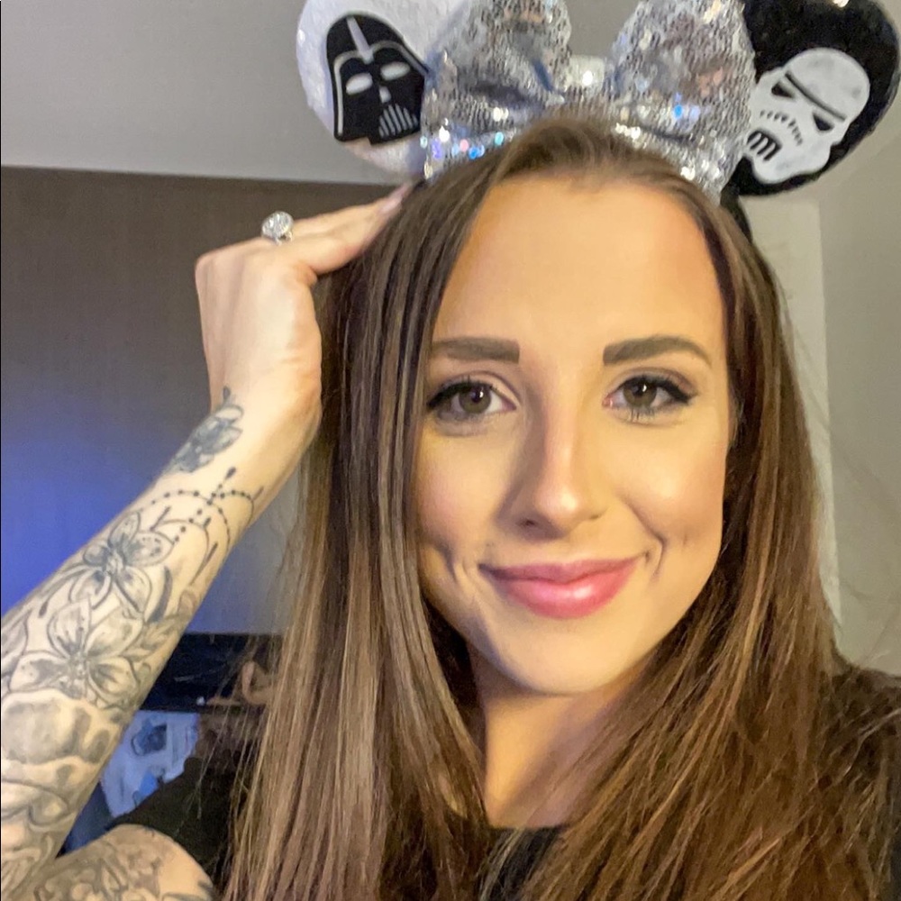 Meet your Posher, Danielle
